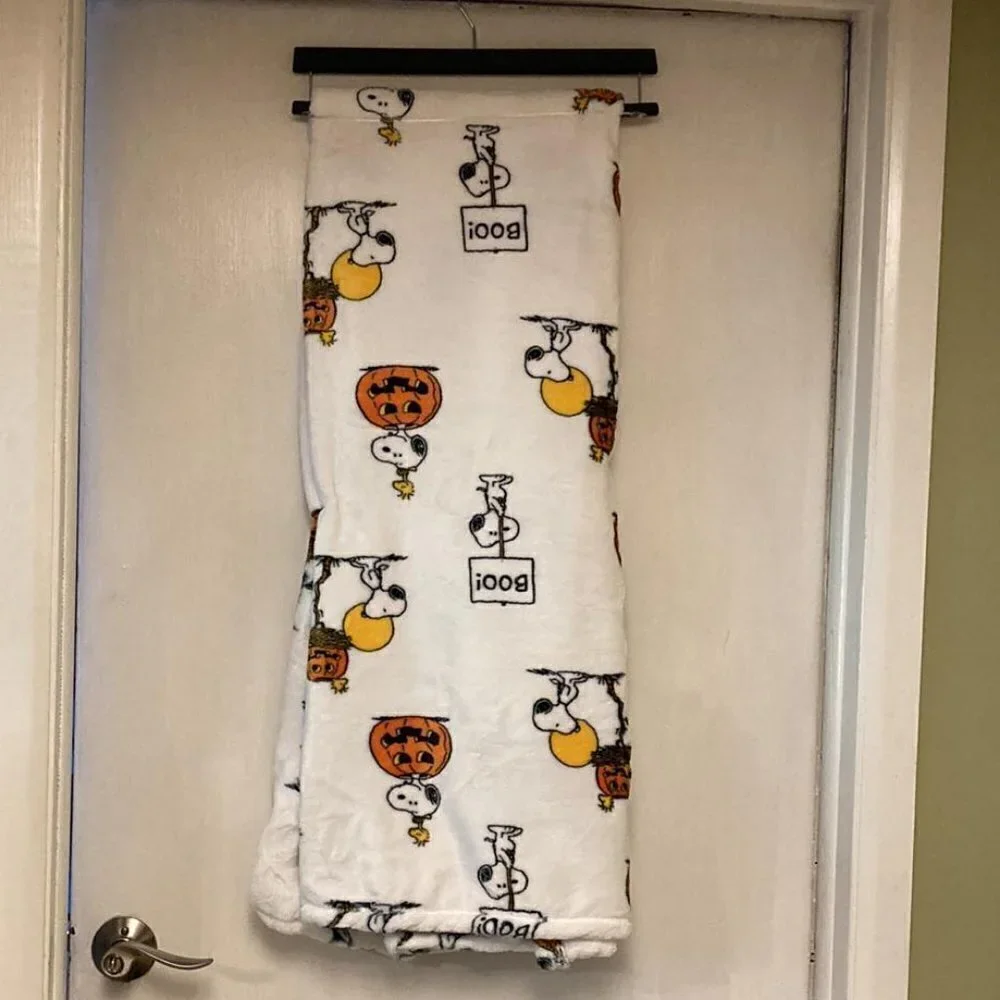 NWT PEANUTS 50x60 Snoopy In The Pumpkins Printed HALLOWEEN Throw